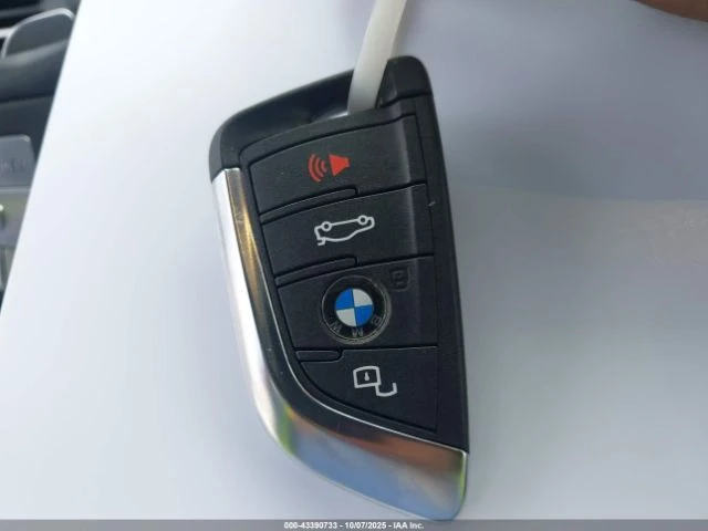 BMW X3 * HEAD UP* ПАМЕТ* AMBIENT* КАМЕРА* REMOTE* KEYLESS, снимка 14 - Автомобили и джипове - 53027914