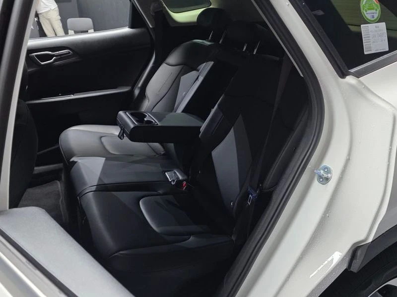 Kia Sportage Prestige 2WD| 226к.с.| ВКЛ.ТЕХНОТЕСТ, снимка 12 - Автомобили и джипове - 55175748