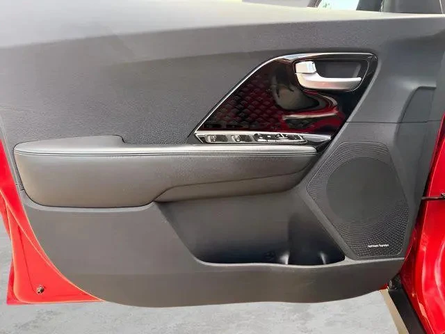 Kia Niro EV / EX PREMIUM, снимка 15 - Автомобили и джипове - 56273908