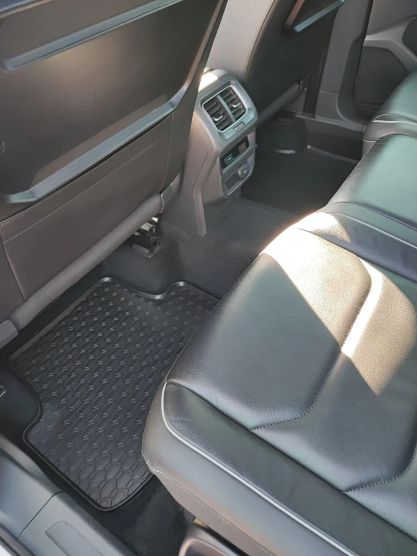 VW Tiguan 2.0TDI-240 R Line DSG | Mobile.bg   16