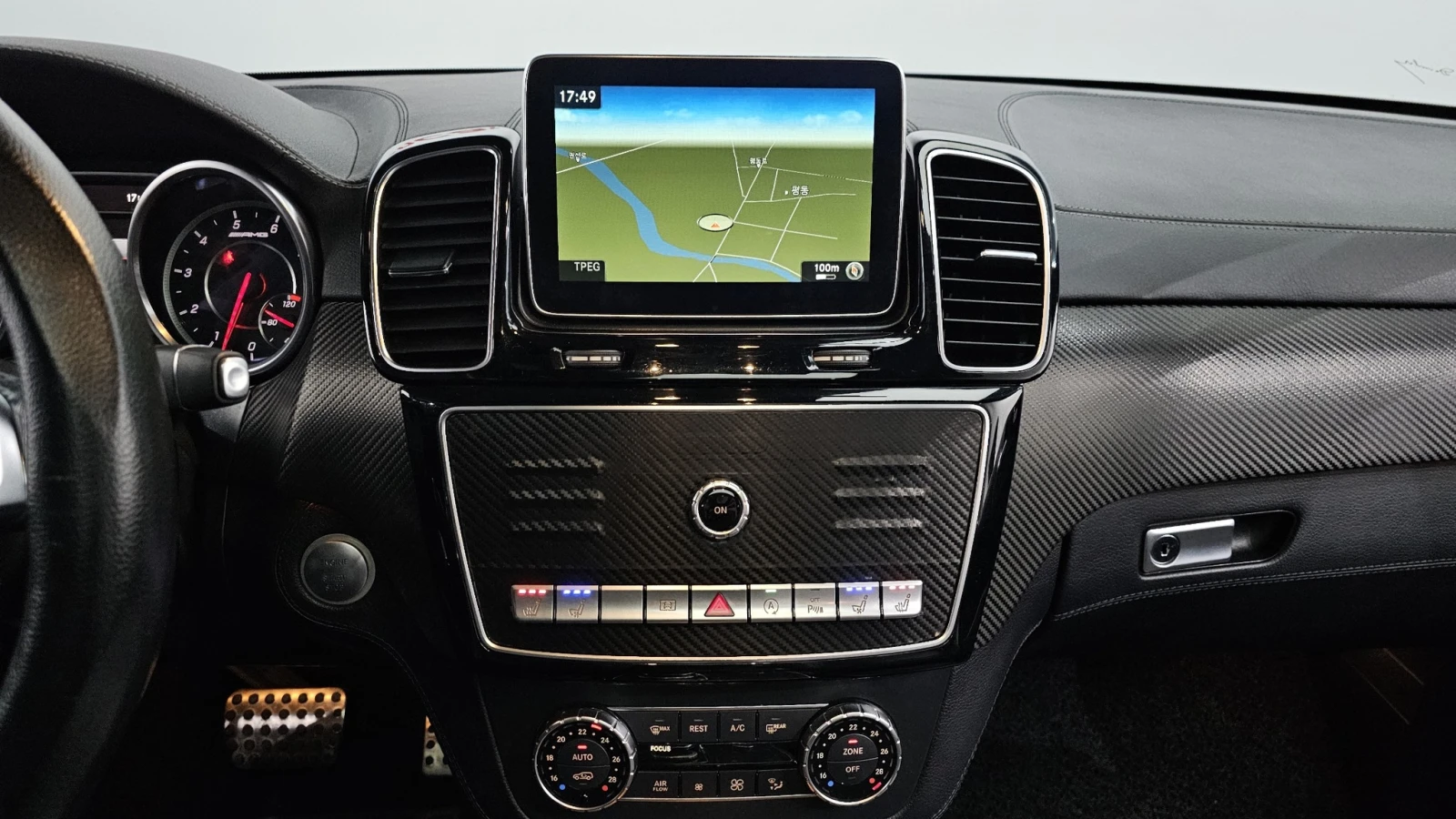 Mercedes-Benz GLE 63 AMG ОДГРЕВ* ОБДУХВАНЕ* 360КАМЕРА* LANE* ASSIST* , снимка 9 - Автомобили и джипове - 53985673