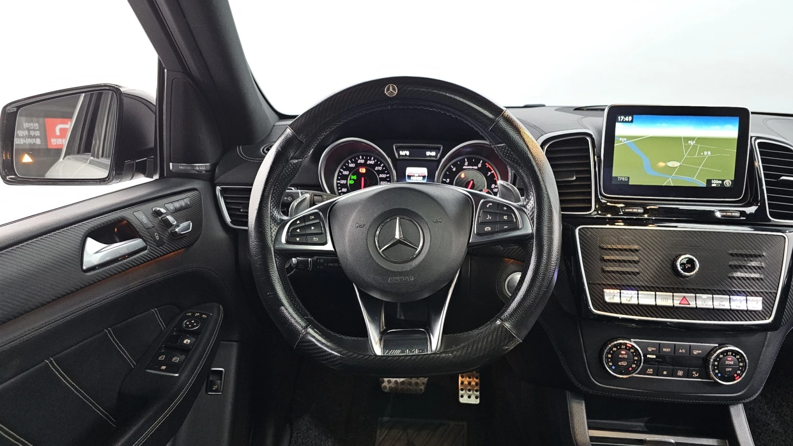 Mercedes-Benz GLE 63 AMG ОДГРЕВ* ОБДУХВАНЕ* 360КАМЕРА* LANE* ASSIST* , снимка 7 - Автомобили и джипове - 53985673