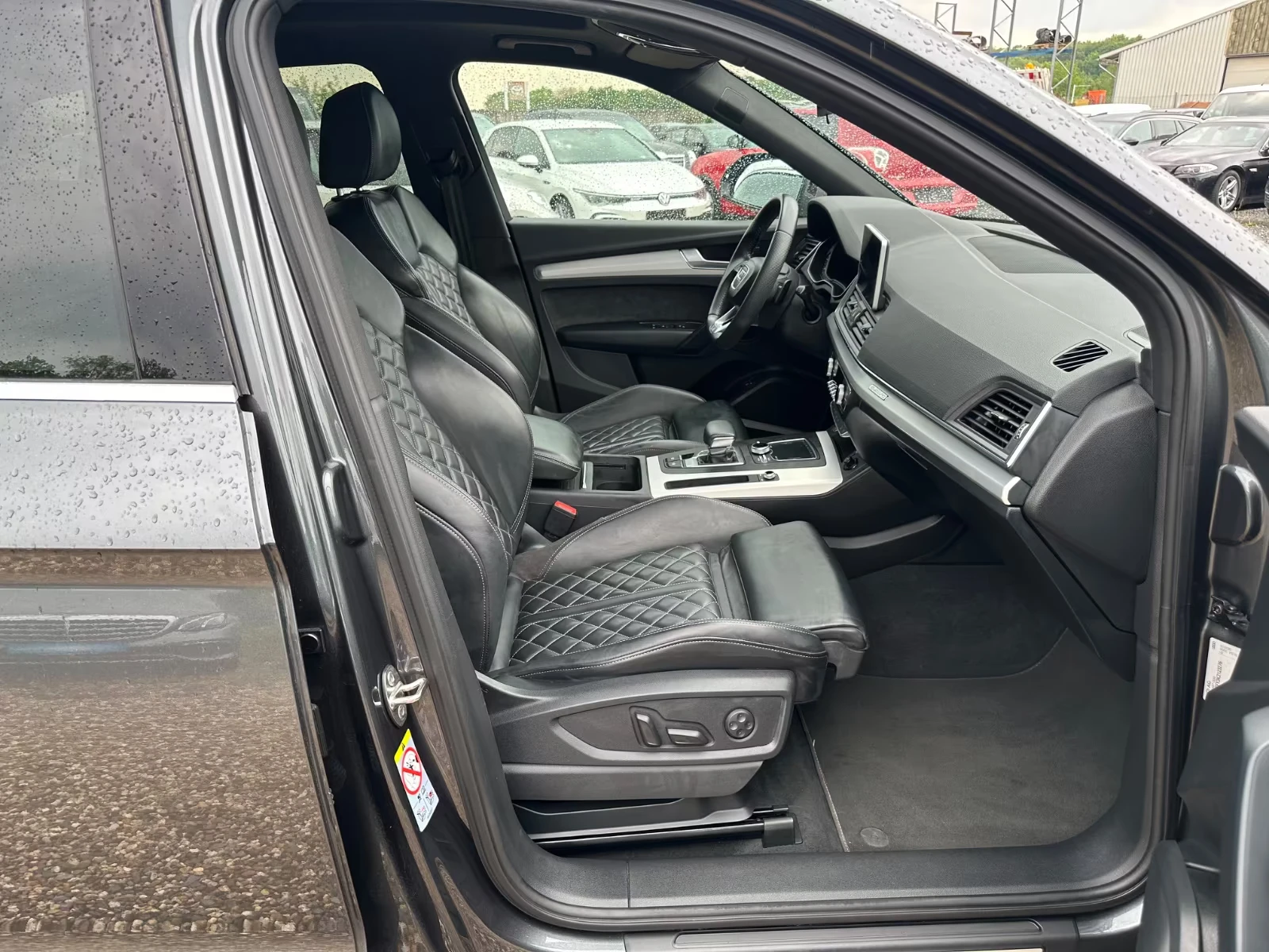 Audi Q5 55 TFSI/HEV/367HP/S-LINE/PANO/MATRIX/NAVI/CAM/218h, снимка 10 - Автомобили и джипове - 54474384