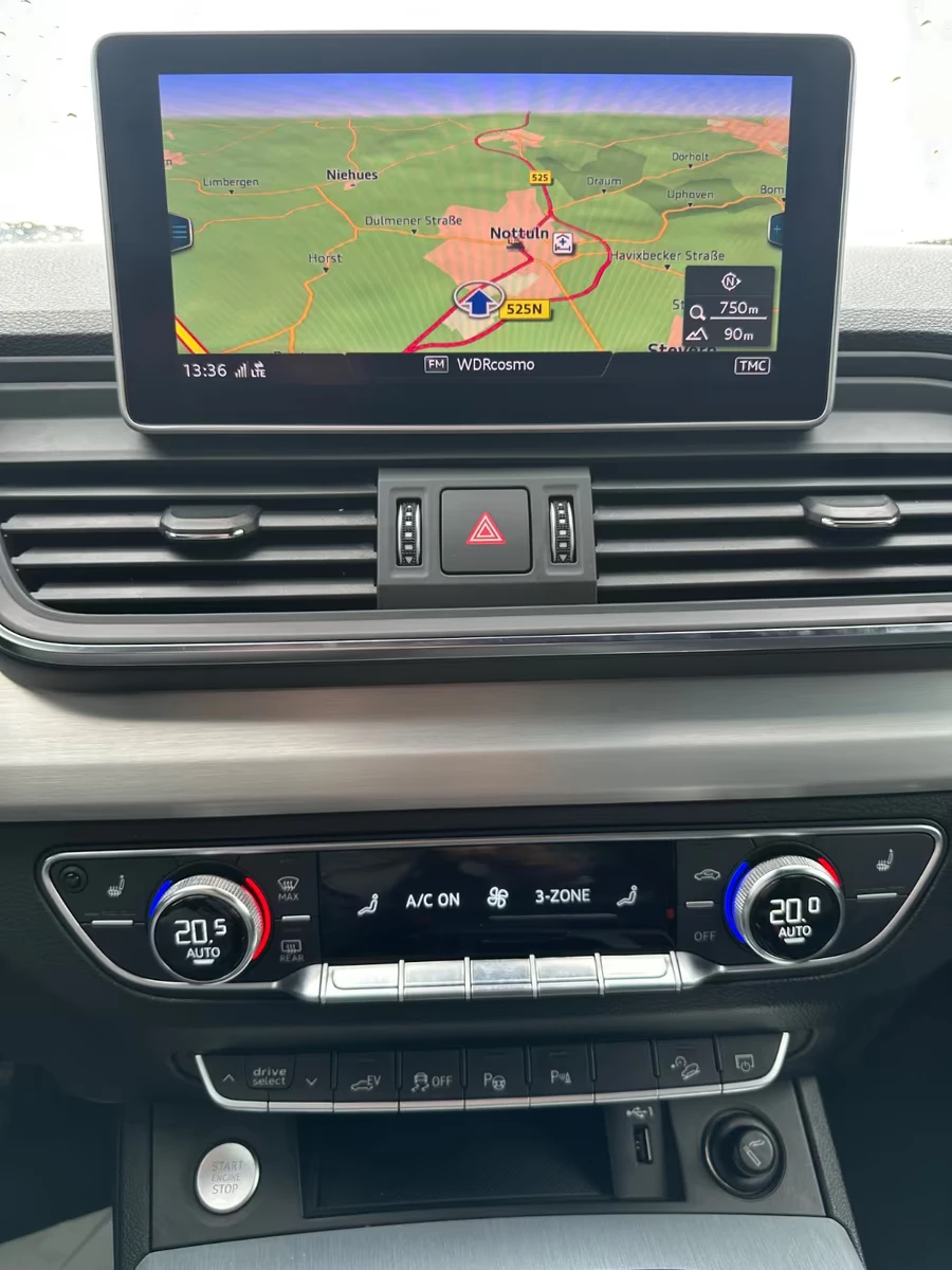 Audi Q5 55 TFSI/HEV/367HP/S-LINE/PANO/MATRIX/NAVI/CAM/218h, снимка 13 - Автомобили и джипове - 54474384