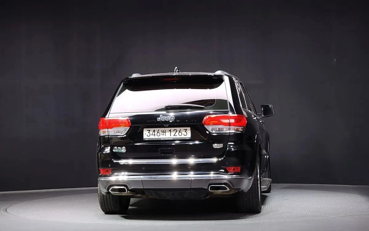 Jeep Grand cherokee 3.0 Diesel SUMMIT, снимка 4 - Автомобили и джипове - 54900917
