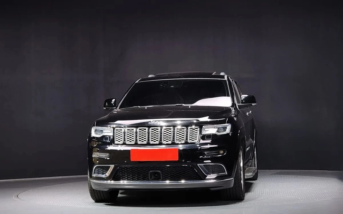 Jeep Grand cherokee 3.0 Diesel SUMMIT, снимка 3 - Автомобили и джипове - 54900917