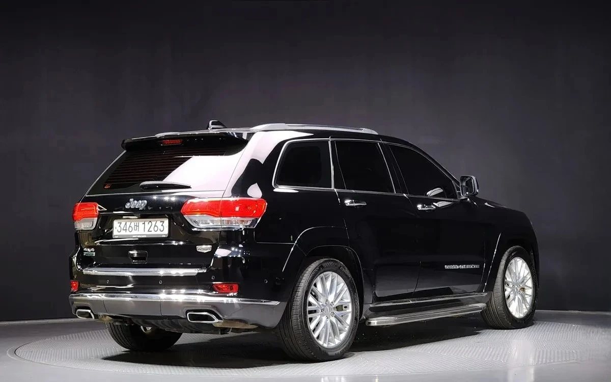 Jeep Grand cherokee 3.0 Diesel SUMMIT, снимка 2 - Автомобили и джипове - 54900917