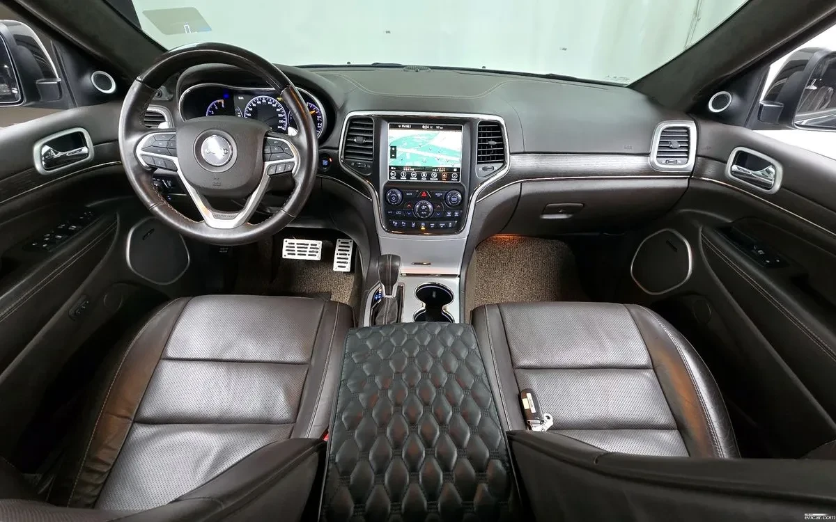 Jeep Grand cherokee 3.0 Diesel SUMMIT, снимка 6 - Автомобили и джипове - 54900917