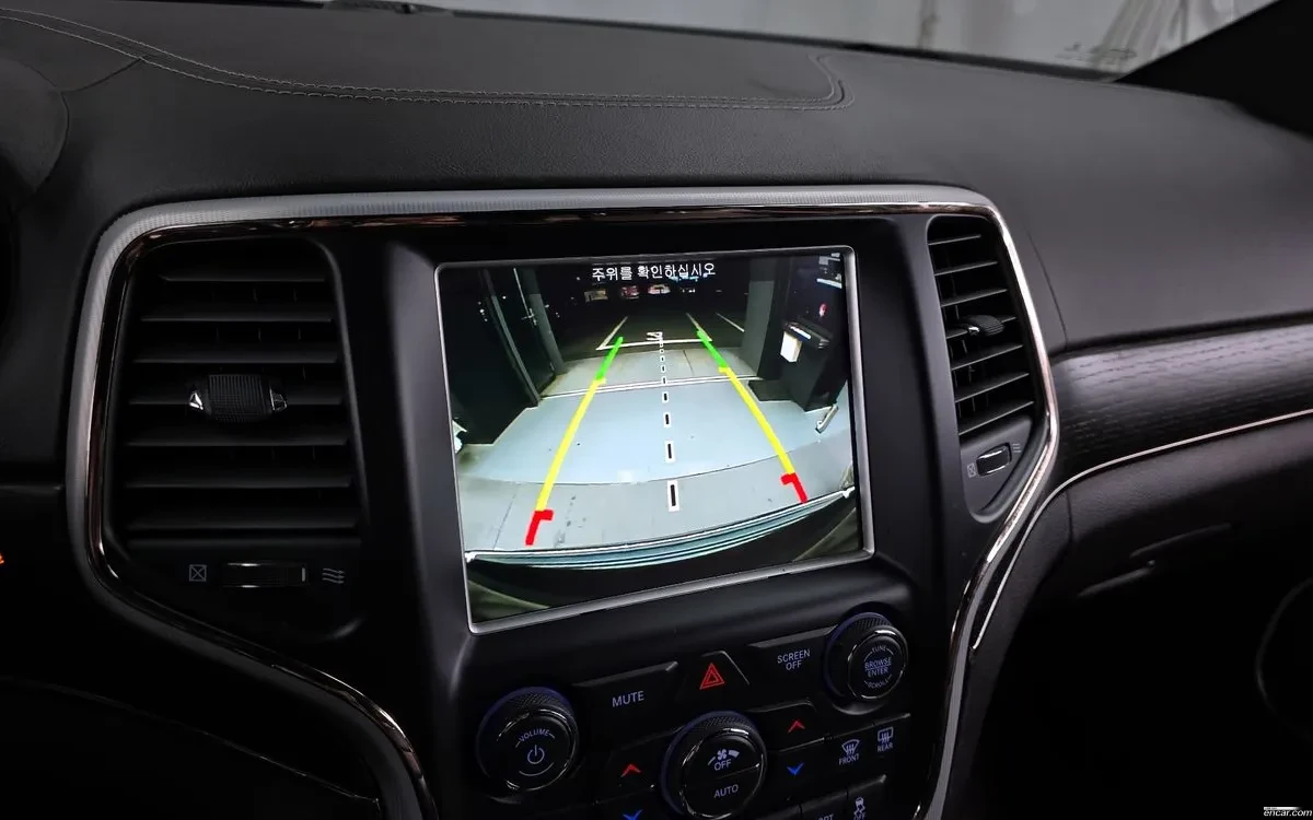 Jeep Grand cherokee 3.0 Diesel SUMMIT, снимка 12 - Автомобили и джипове - 54900917