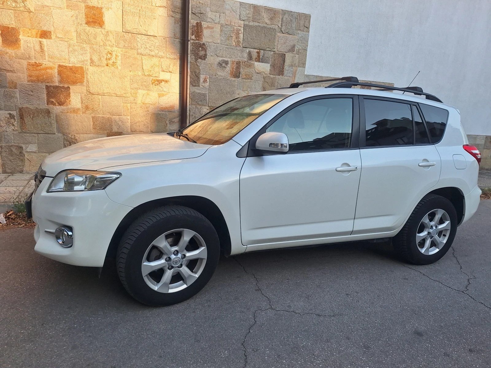 Toyota Rav4 Crossover 4х4, снимка 11 - Автомобили и джипове - 55949134