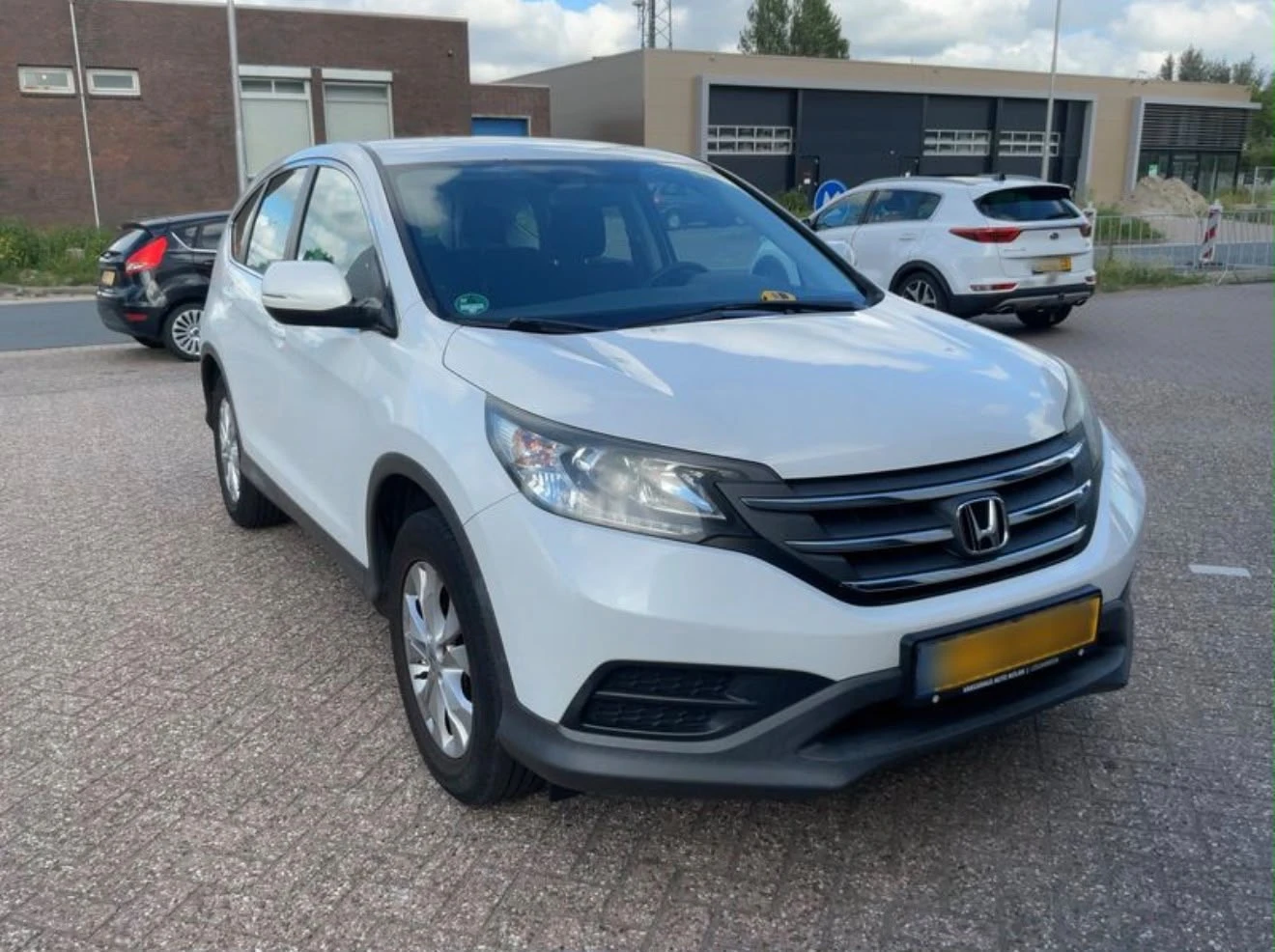 Honda Cr-v 2.0бензин Лизинг през Уникредит по230 евро
