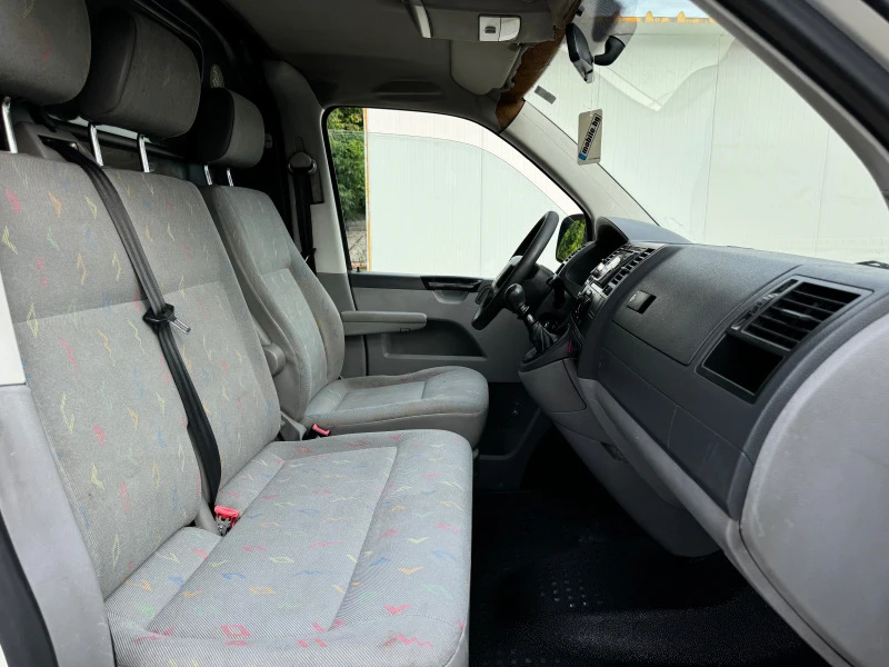 VW T5 2.5TDI LONG, снимка 13 - Бусове и автобуси - 47293371