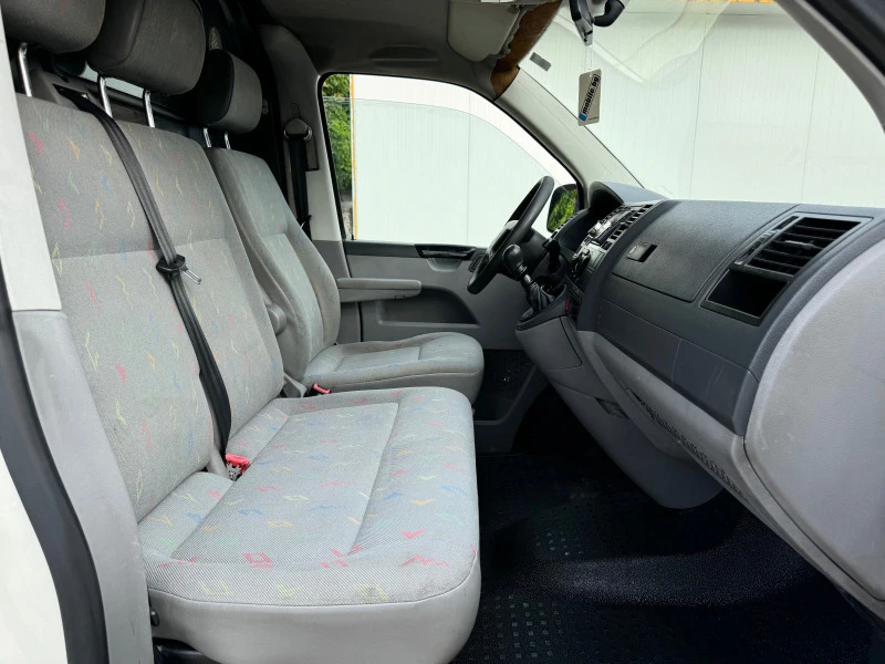 VW T5 2.5TDI LONG, снимка 9 - Бусове и автобуси - 47293371