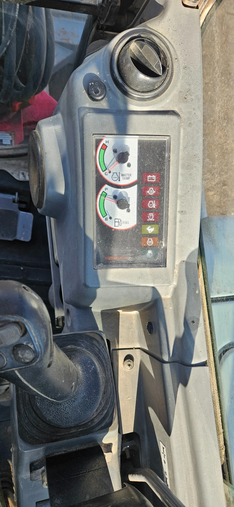 Багер Takeuchi 228, снимка 8 - Индустриална техника - 53569197