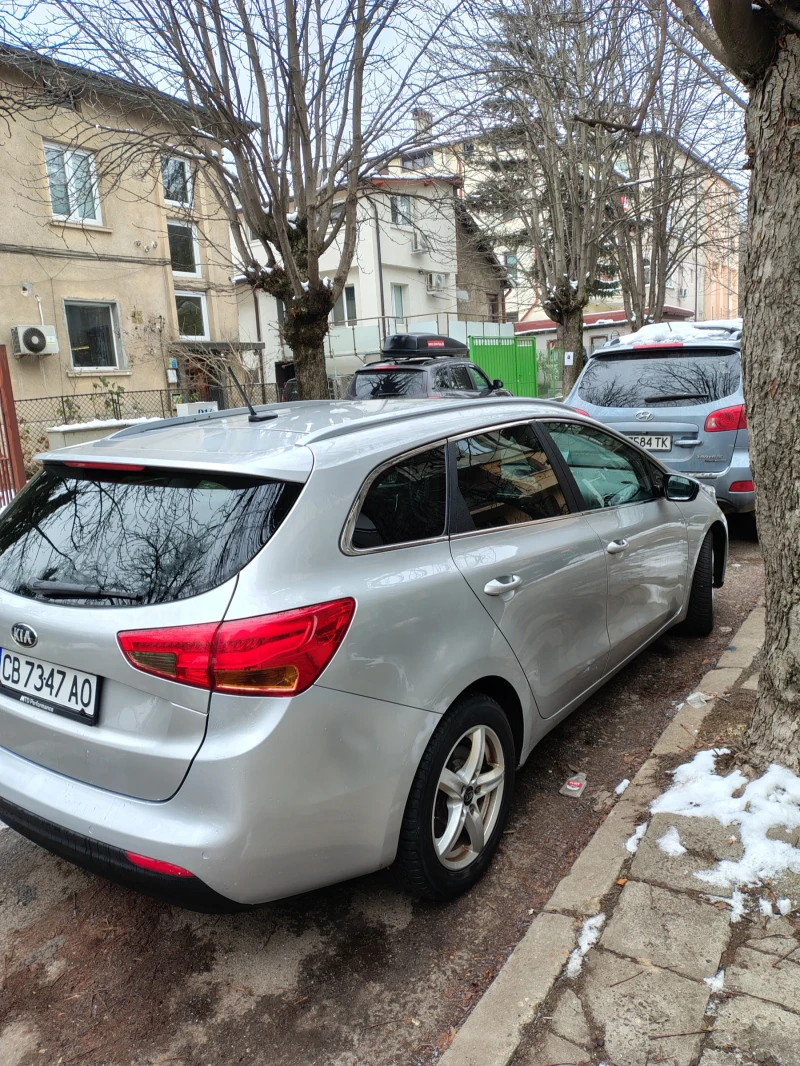 Kia Ceed, снимка 5 - Автомобили и джипове - 48728356