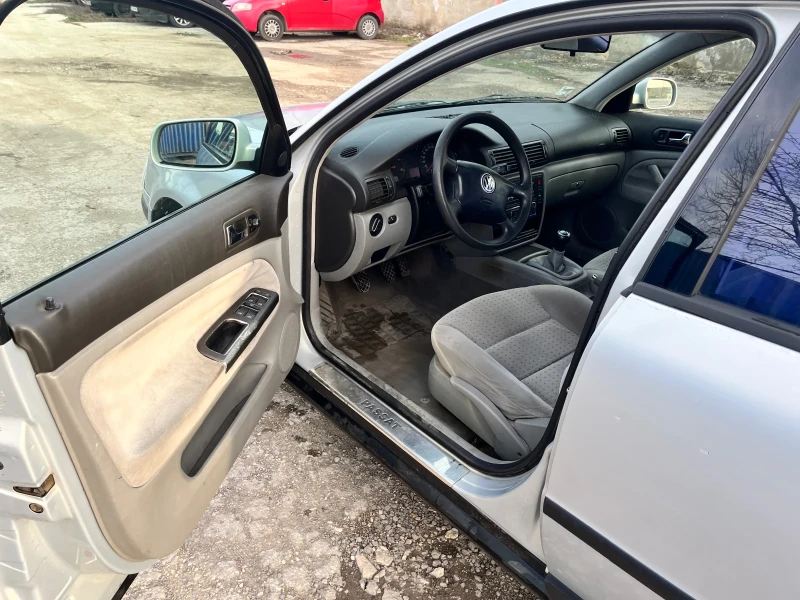 VW Passat 1.9 tdi, снимка 8 - Автомобили и джипове - 49601193