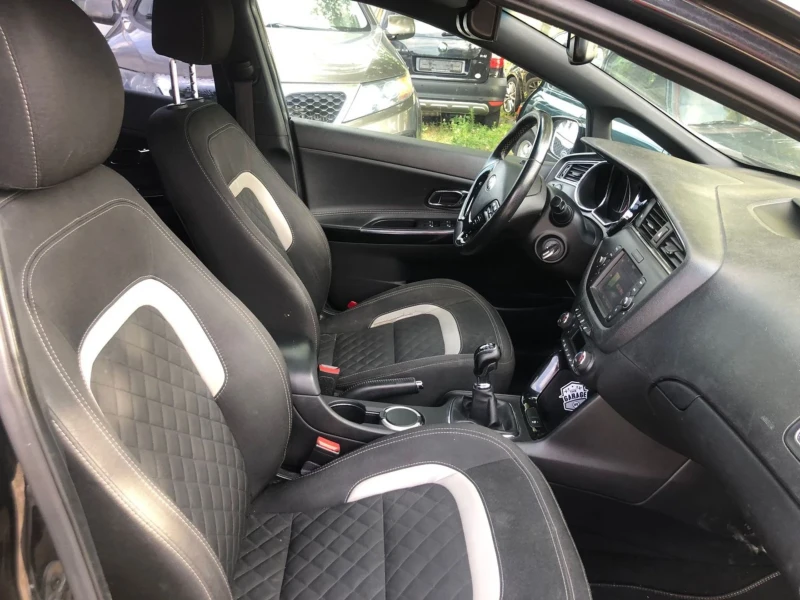 Kia Ceed 1.0 TGI GT LINE 120PS, снимка 4 - Автомобили и джипове - 50588351