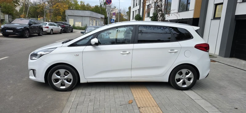 Kia Carens 1.6GDI FRANCE, снимка 3 - Автомобили и джипове - 52260029