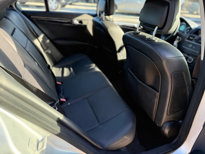 Mercedes-Benz C 220 2.2CDI уникат 150000км Avantgarde, снимка 9 - Автомобили и джипове - 51723989