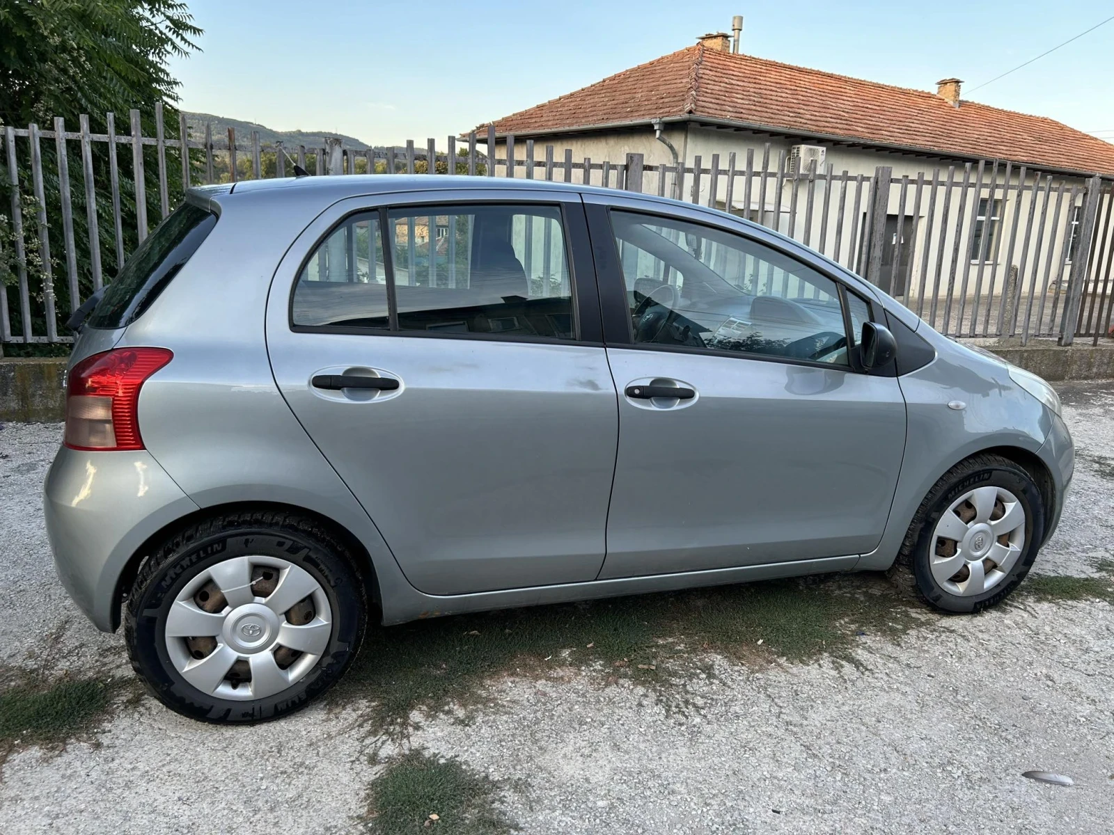 Toyota Yaris 1.3 87 коня - изображение 2