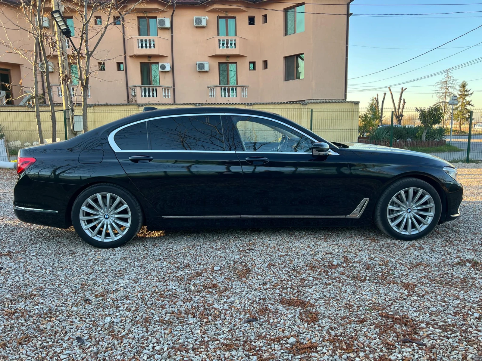 BMW 740 Ld xDrive - изображение 3