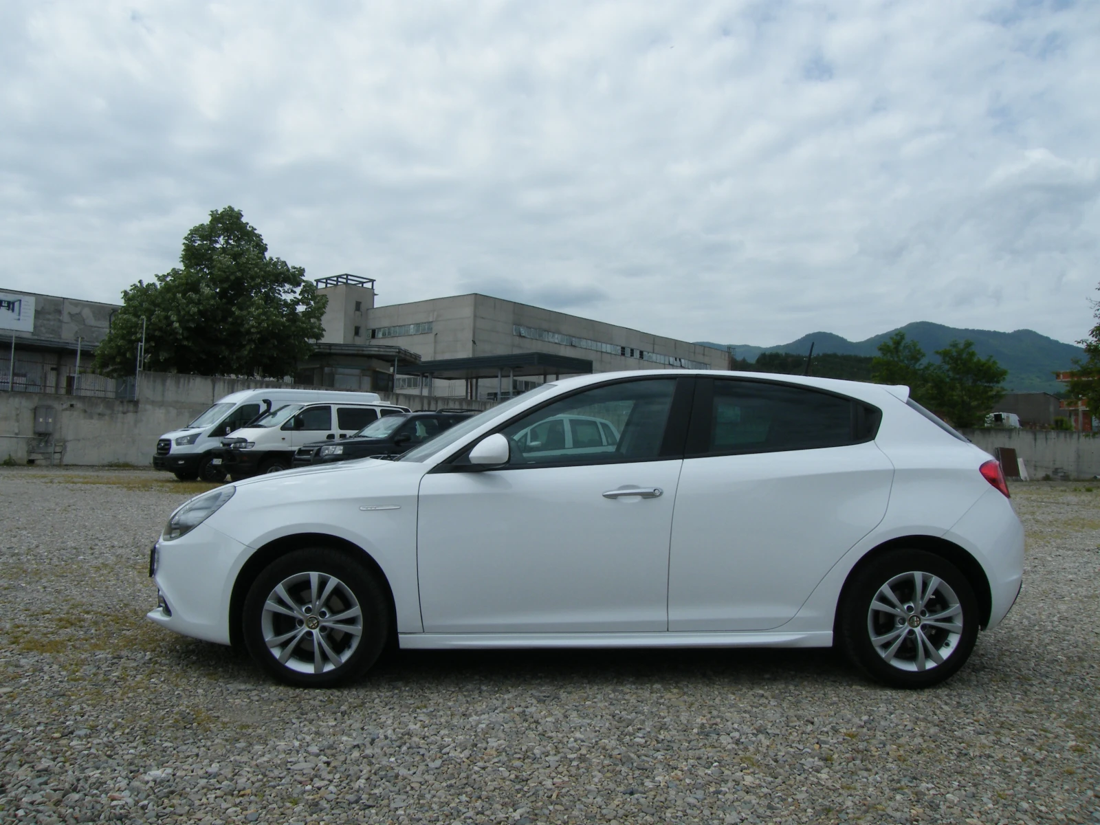 Alfa Romeo Giulietta 1.6JTDm 83000km. EURO 6D - изображение 6