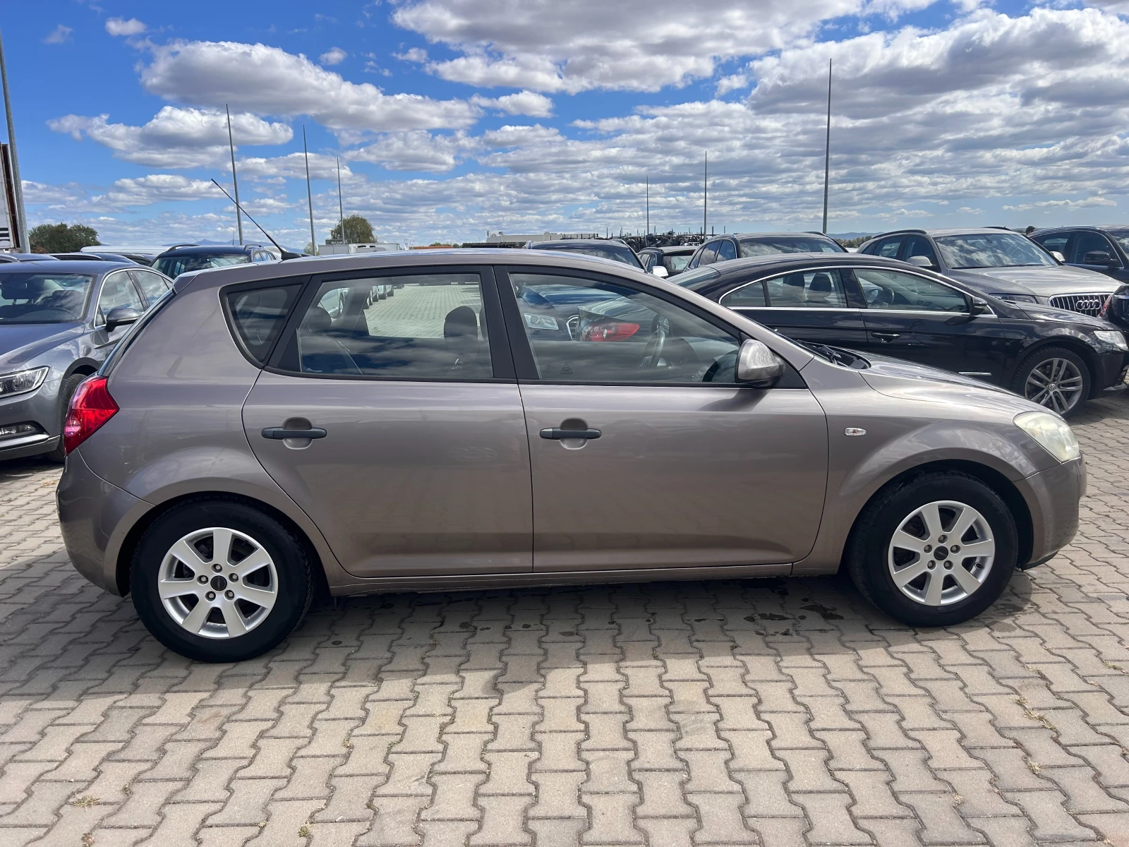 Kia Ceed 1.6i EURO 4 - изображение 5