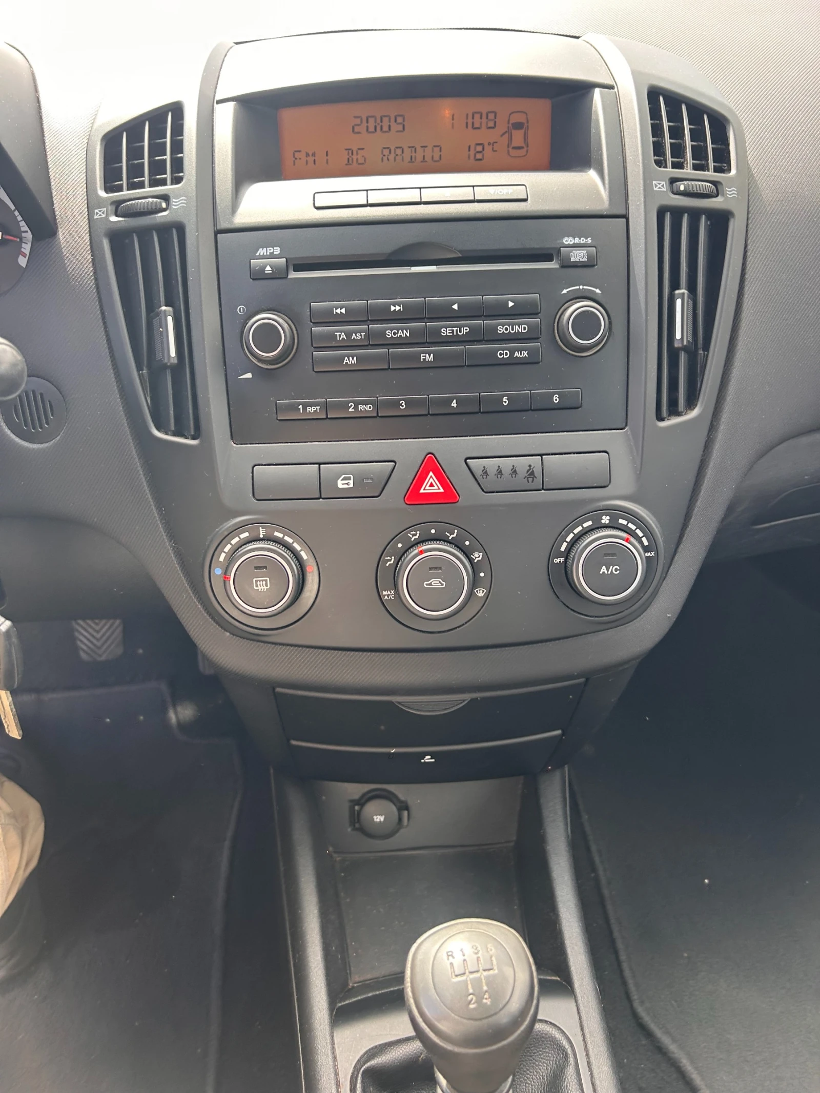 Kia Ceed 1.6i EURO 4 | Mobile.bg   12