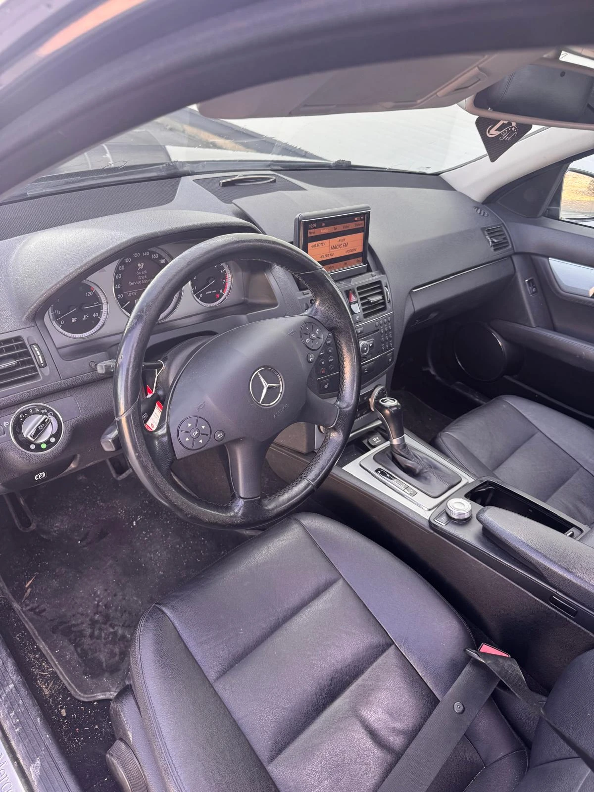 Mercedes-Benz C 350 Mercedes C350 4MATIC   перфектна 3.5 V6 бензин   - изображение 10