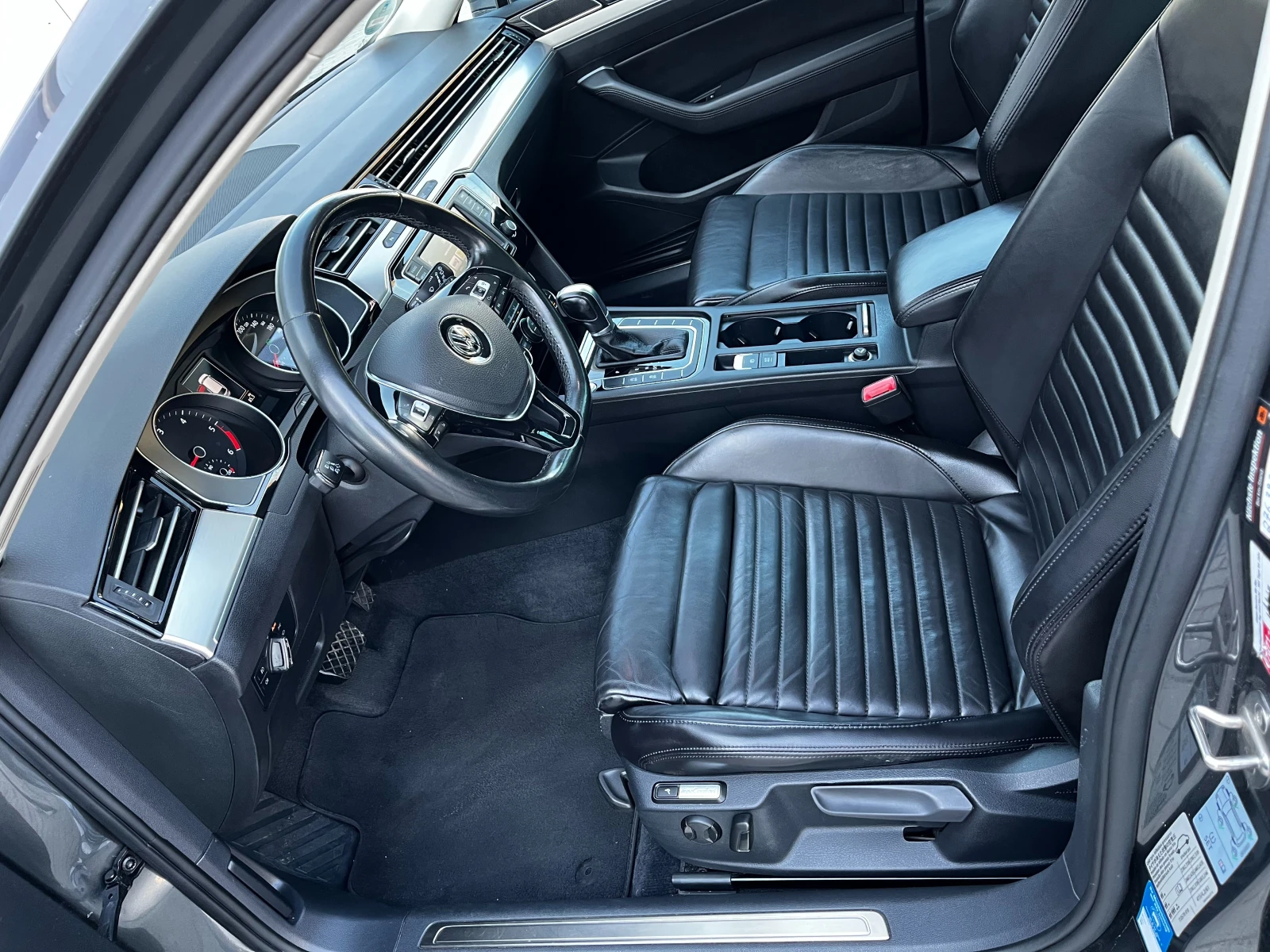 VW Passat  TDI 190�.�. HIGHLINE, �������� 8 ������ � ���� | Mobile.bg � ����������� 10