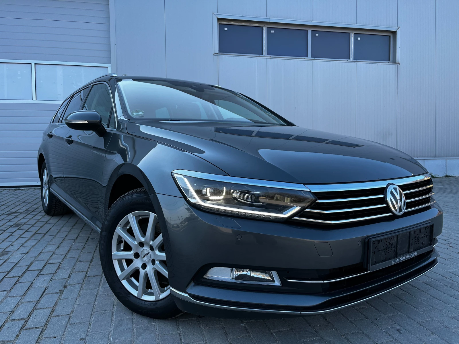 VW Passat  TDI 190�.�. HIGHLINE, �������� 8 ������ � ���� | Mobile.bg � ����������� 2