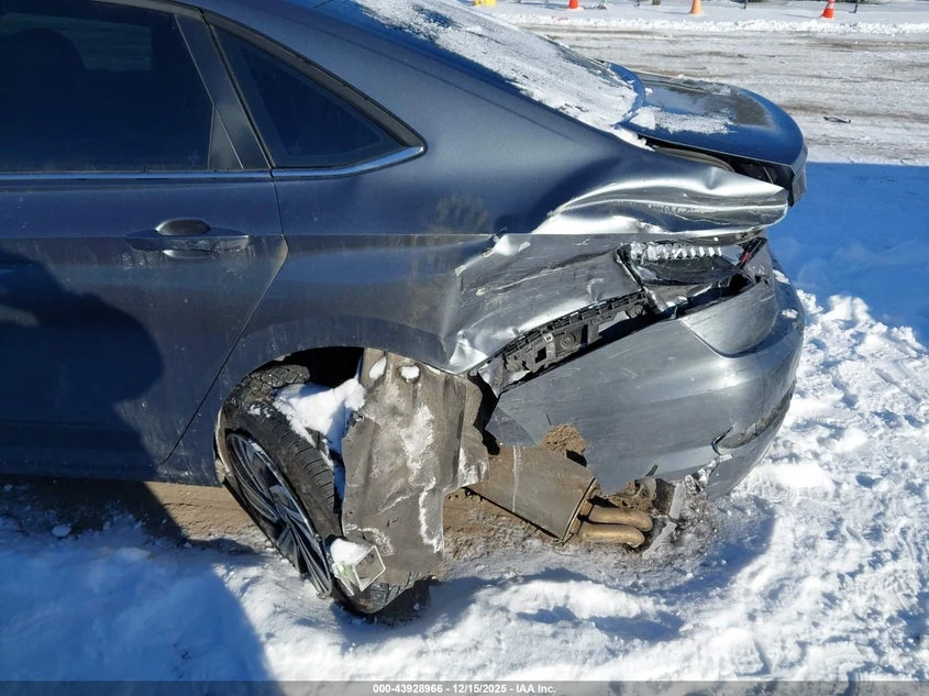 VW Jetta 1.4L I-4 DI, DOHC, VVT, TURBO, 147HP Front Wheel, снимка 6 - Автомобили и джипове - 53973355