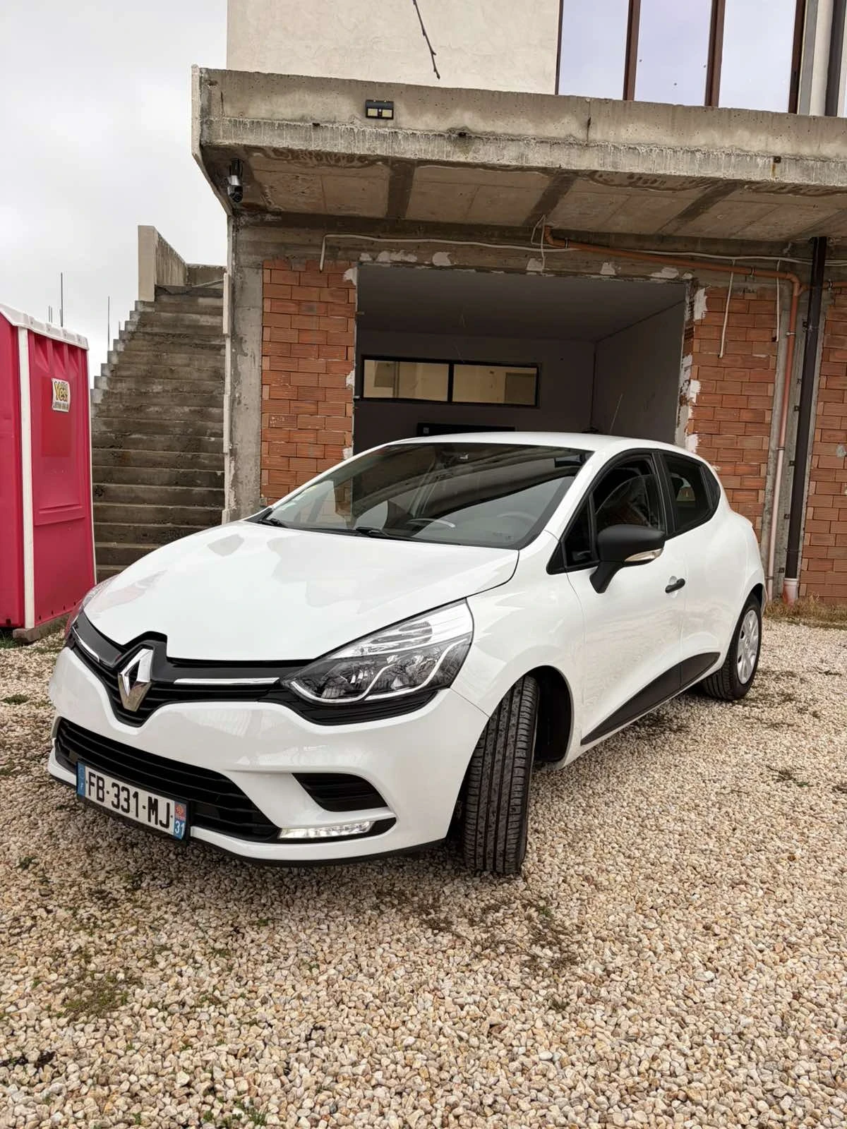 Renault Clio 1.5dci/75/2018г/ПЕРФЕКТНО СЪСТОЯНИЕ!, снимка 2 - Автомобили и джипове - 54009969