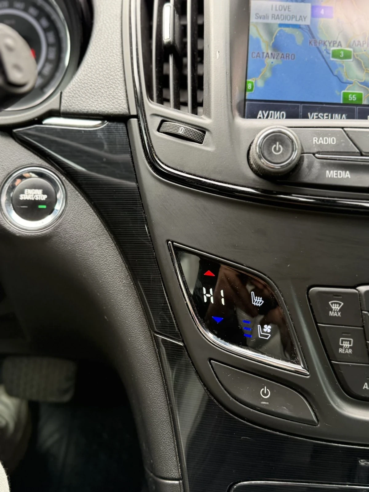 Opel Insignia 2.0 Cosmo, снимка 9 - Автомобили и джипове - 54173401