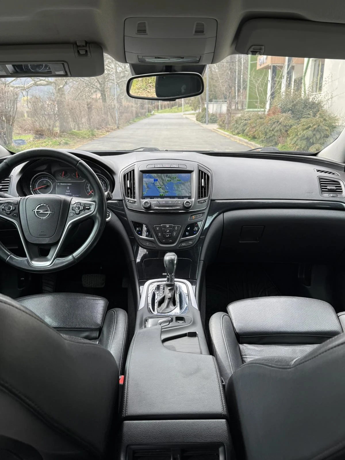 Opel Insignia 2.0 Cosmo, снимка 10 - Автомобили и джипове - 54173401