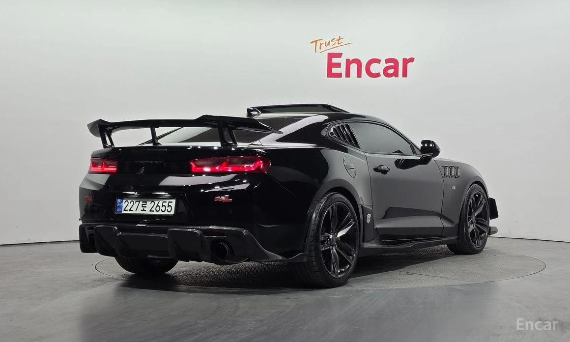 Chevrolet Camaro 6.2 SS V8 Special Edition* BOSE* HEAD-UP* CARBON* , снимка 3 - Автомобили и джипове - 54218393