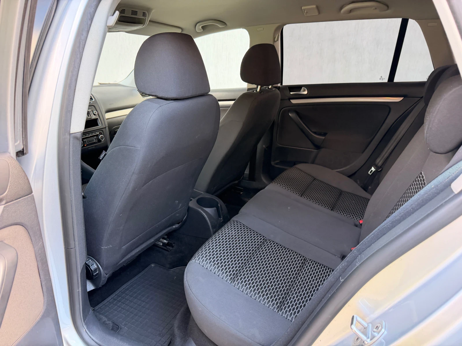 VW Golf 1.6TDI , снимка 11 - Автомобили и джипове - 54291936