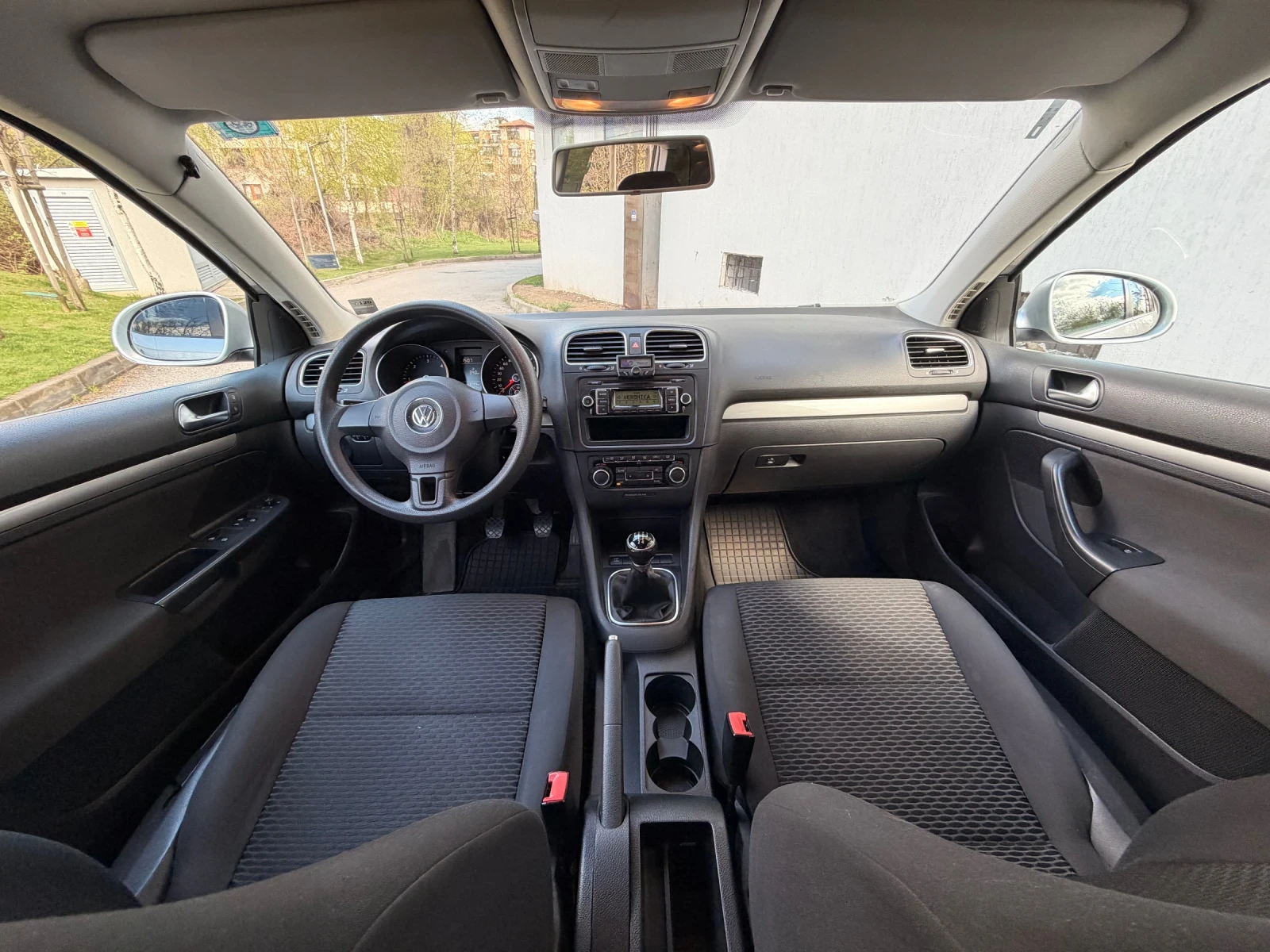 VW Golf 1.6TDI , снимка 12 - Автомобили и джипове - 54291936