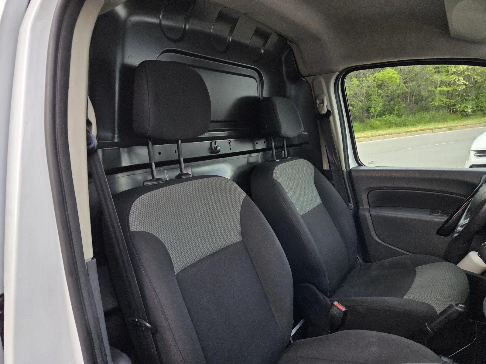 Renault Kangoo 1, 5 cdi 75 hp, снимка 14 - Автомобили и джипове - 54543102