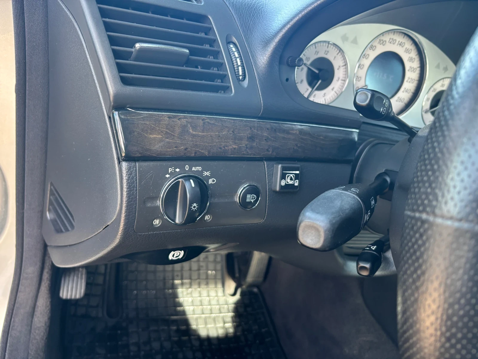Mercedes-Benz E 320 Е320, снимка 13 - Автомобили и джипове - 54563550