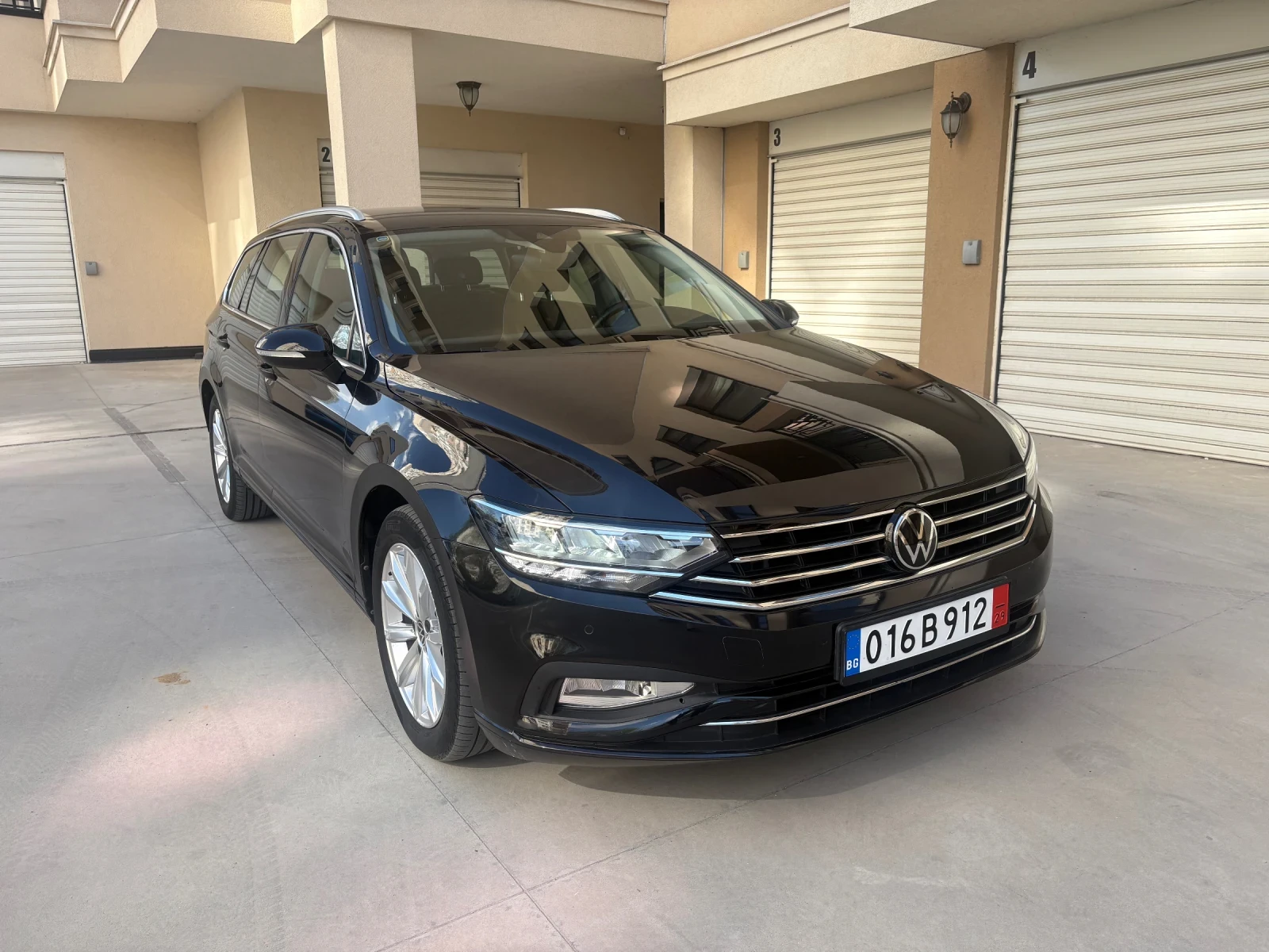 VW Passat Digital, Distronic, Камера, Сервизна История, снимка 2 - Автомобили и джипове - 54734157
