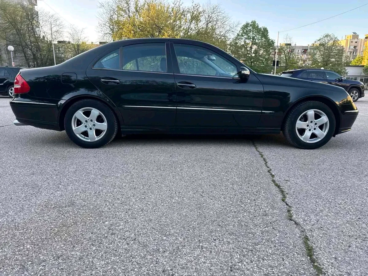 Mercedes-Benz E 320