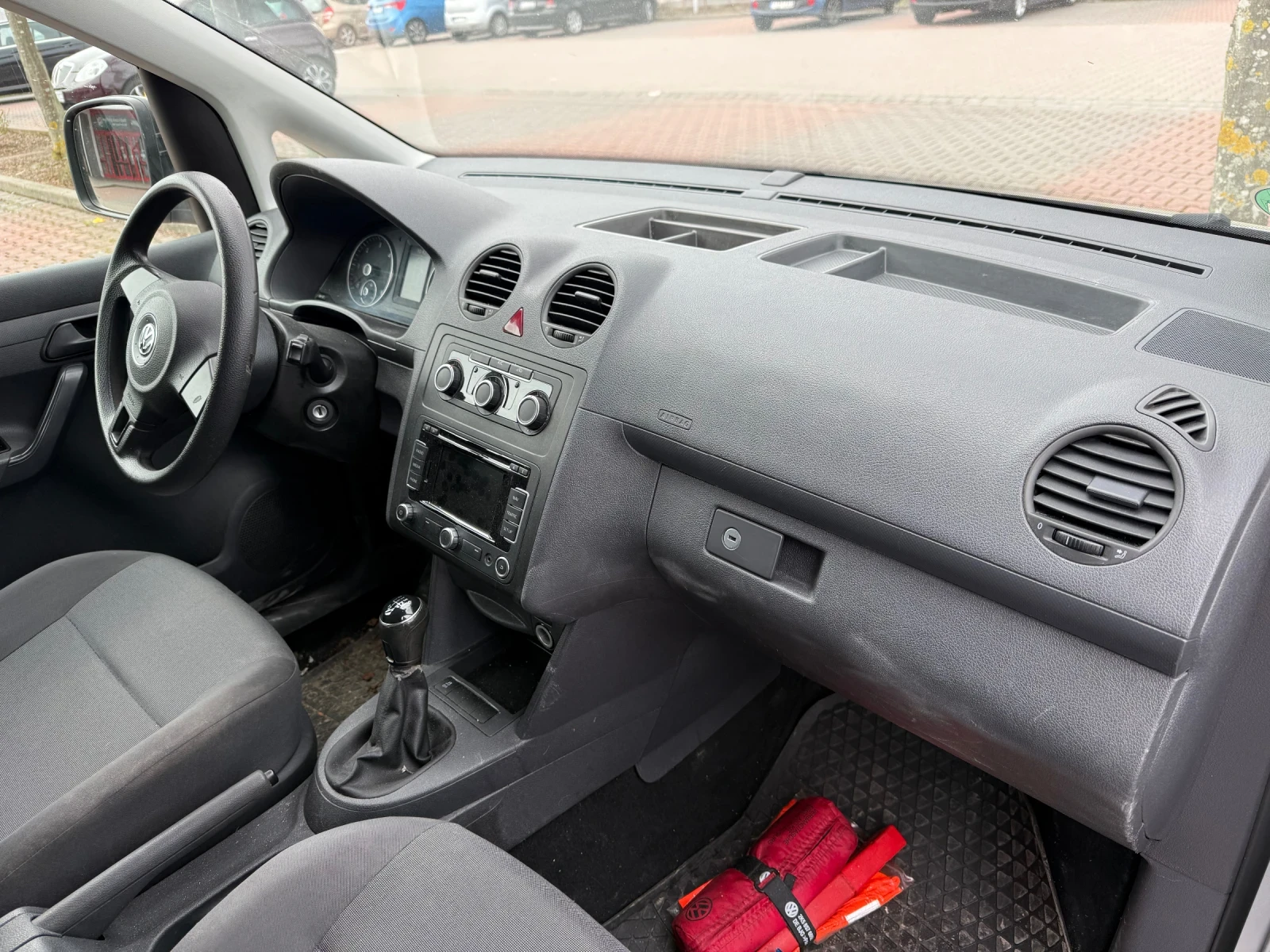 VW Caddy, снимка 17 - Автомобили и джипове - 55289560
