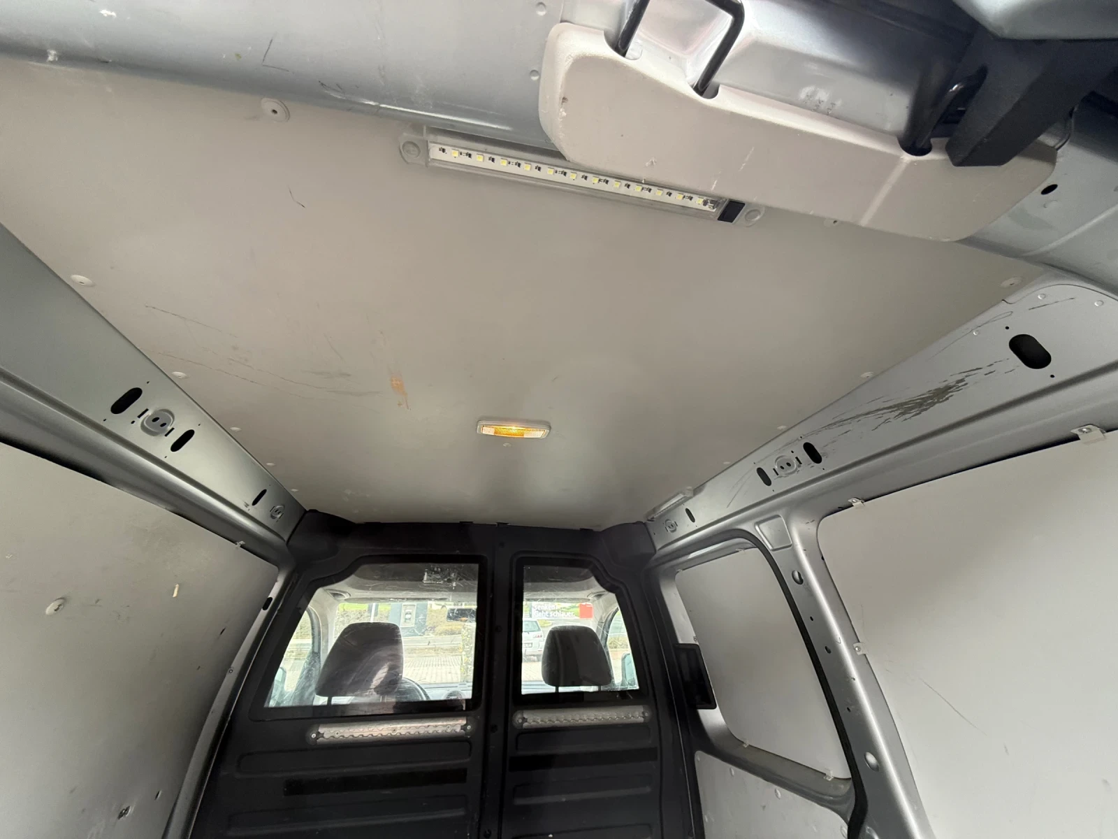 VW Caddy, снимка 13 - Автомобили и джипове - 55289560