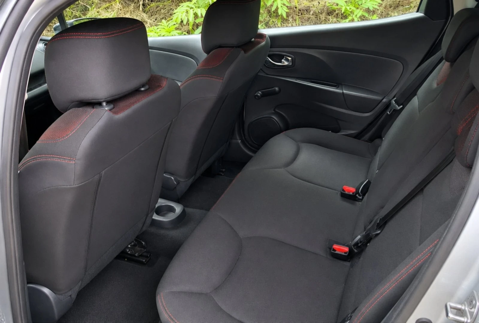 Renault Clio, снимка 6 - Автомобили и джипове - 55313587