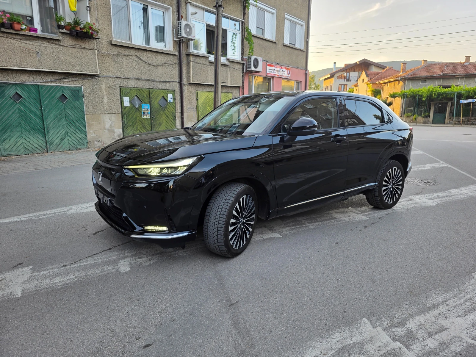 Honda e:Ny1 Камера / ACC / CarPlay / Отлично състояние, снимка 4 - Автомобили и джипове - 55314361