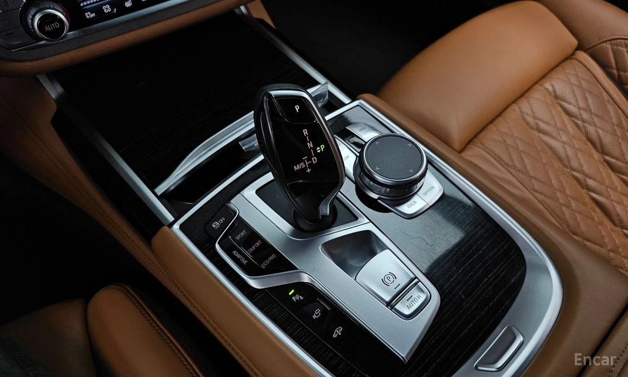 BMW 740 M* SPORT* LASER* ОБДУХВАНЕ* ДИСТРОНИК* ХЕДЪП* 360К, снимка 10 - Автомобили и джипове - 55443632