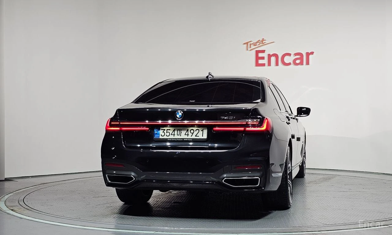 BMW 740 M* SPORT* LASER* ОБДУХВАНЕ* ДИСТРОНИК* ХЕДЪП* 360К, снимка 4 - Автомобили и джипове - 55443632