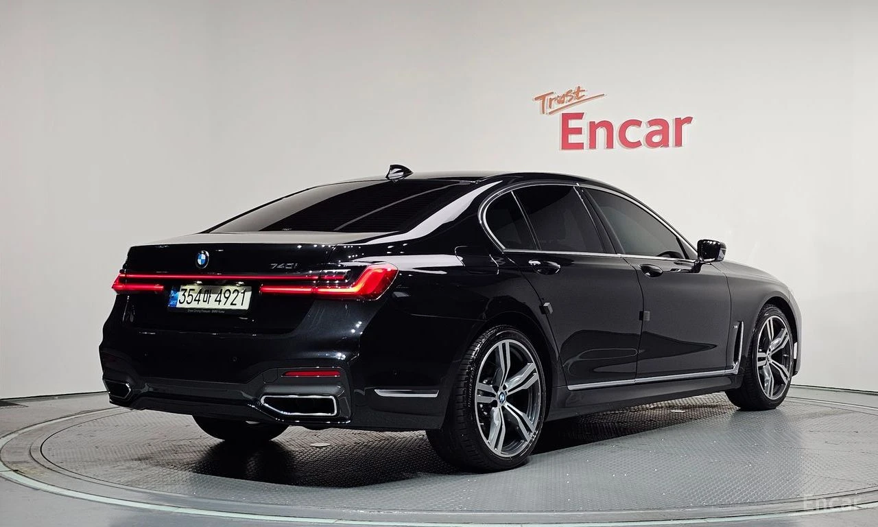 BMW 740 M* SPORT* LASER* ОБДУХВАНЕ* ДИСТРОНИК* ХЕДЪП* 360К, снимка 2 - Автомобили и джипове - 55443632