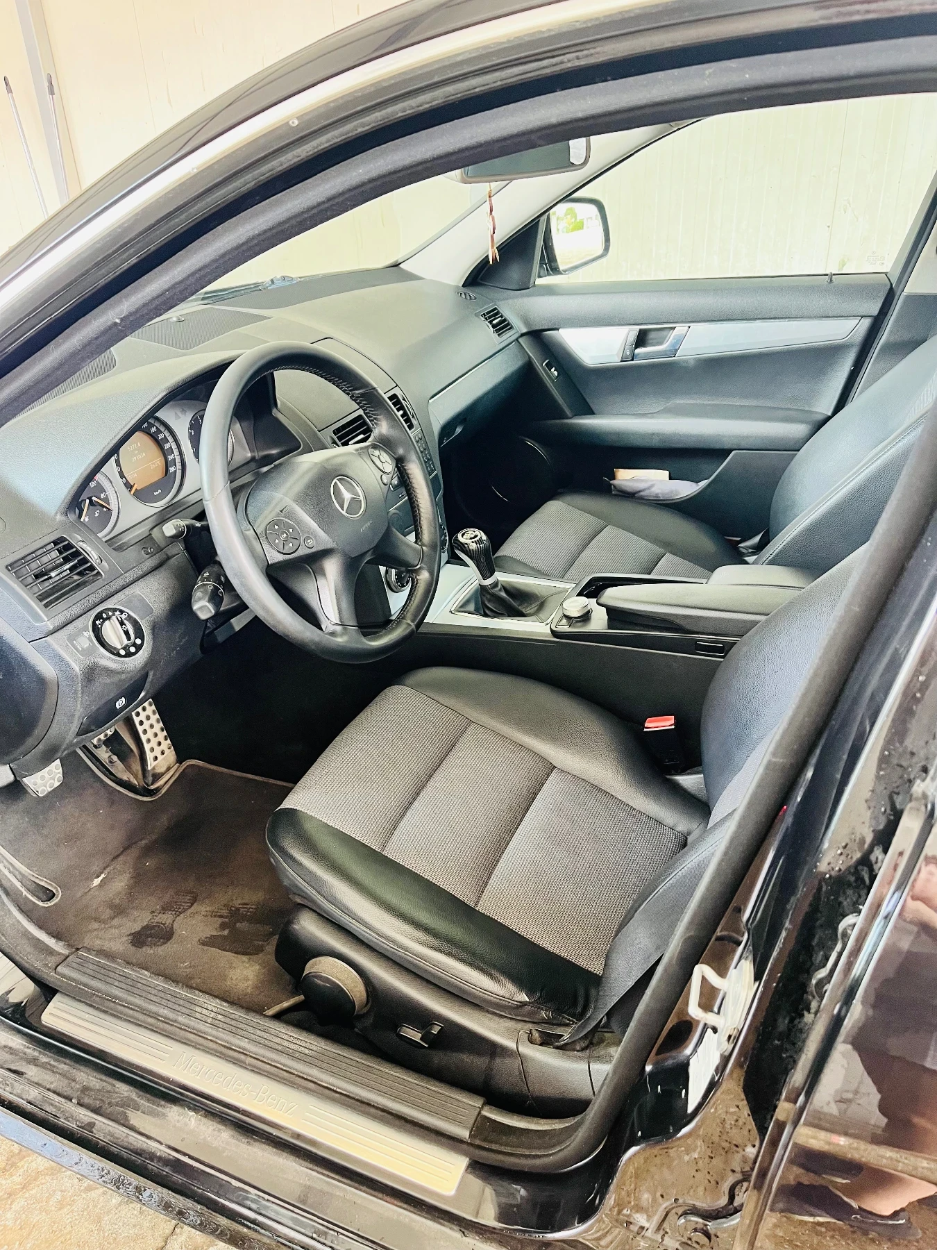 Mercedes-Benz C 220, снимка 5 - Автомобили и джипове - 55789678